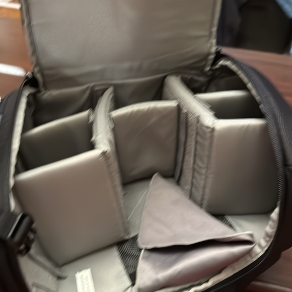 Lowepro black Slingshot backpack (see measurements) - Picture 4 of 8